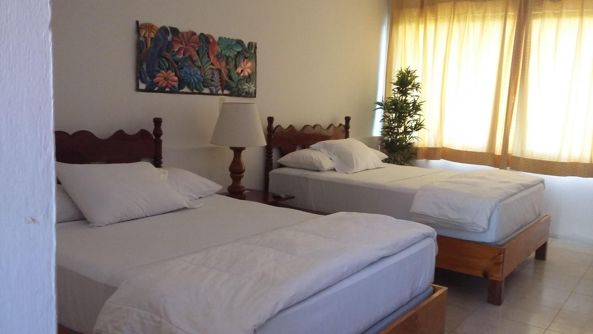 Hotel Mont Joli Кап-Аитьен Экстерьер фото